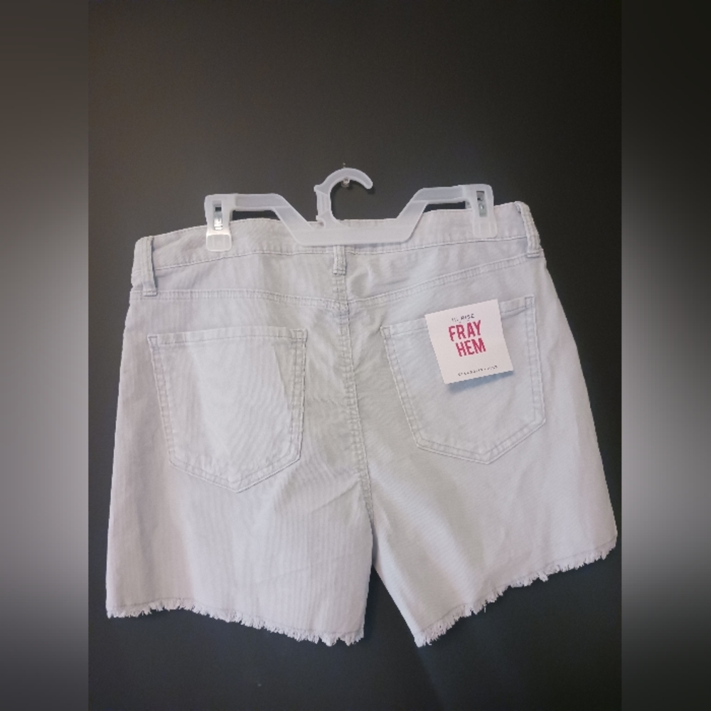 NEW CELEBRITY PINK WOMEN'S HIGH RISE FREY HEM SIZE15/32 LIGHT BLUE SUMMER SHORTS - Picture 2 of 4